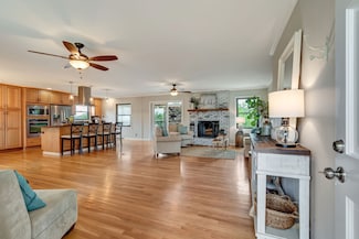 371 Green Harbor Rd, Old Hickory, TN 37138