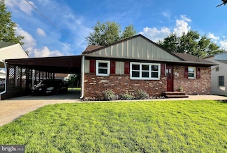 32 Woodbine Ave, Maple Shade, NJ 08052