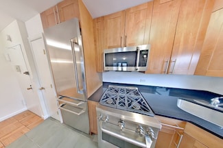 350 W 51st St Unit 14C, New York, NY 10019