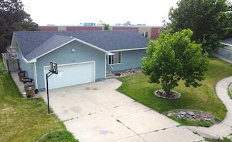 103 Glenn Dr, Gibbon, NE 68840