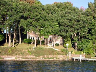 4530 Lake Dr, Canandaigua, NY 14424