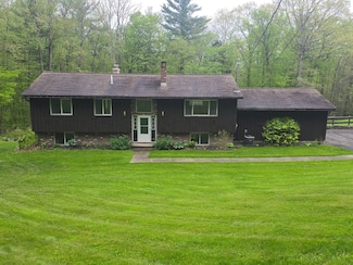 217 Elm Dr, Bainbridge, NY 13733