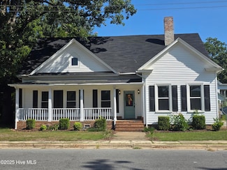 402 W Roseboro St, Roseboro, NC 28382
