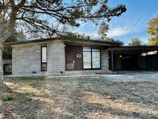 213 W Crestway St, Plainview, TX 79072