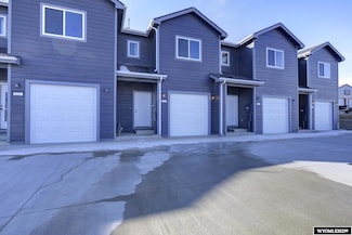 620 Badger Ln, Mills, WY 82644