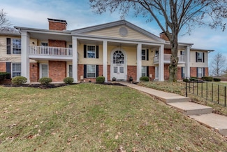 1521 Hedgeford Dr Unit 11, Chesterfield, MO 63017