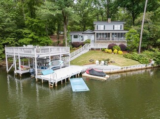 566 Longview Dr, Hamilton, GA 31811