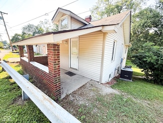 604 W River Rd, Edinburgh, IN 46124