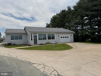37 Nottingham Rd, Nottingham, PA 19362
