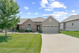 4409 Stonebridge Dr, Saint Joseph, MO 64505