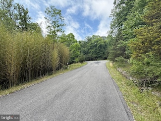 70 Parkside Terrace, Berkeley Springs, WV 25411