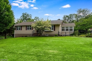 1 Woodcrest Rd, Whippany, NJ 07981