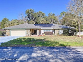 4 Hemlock Ct E, Homosassa, FL 34446