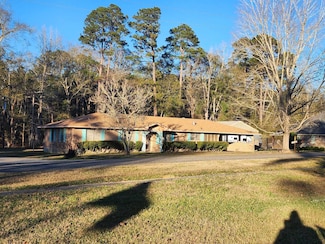 123 Frank Dr, Logansport, LA 71049