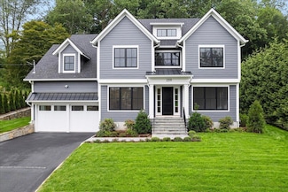 239 Rock Creek Ln, Scarsdale, NY 10583