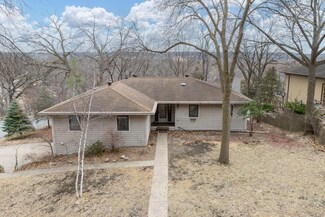 905 Belvista Dr, North Mankato, MN 56003