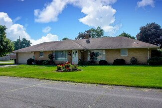 203 Swanson Cir NE, South Bend, IN 46615