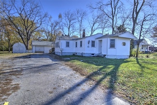 3640 N Woodford St, Decatur, IL 62526