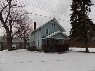 3288 Hess Rd, Lockport, NY 14094