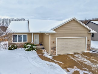705 Prairie Ln, Mazomanie, WI 53560