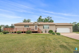 705 Railway St, Canistota, SD 57012