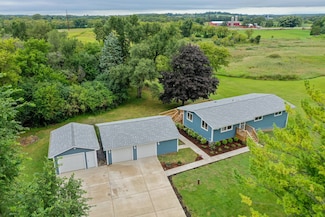 34800 Geneva Rd, Burlington, WI 53105