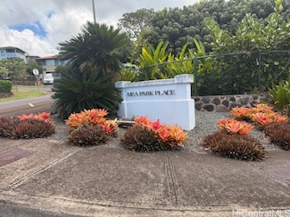 99-766 Holoai St, Aiea, HI 96701