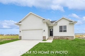 2235 Chan Dr, Adel, IA 50003