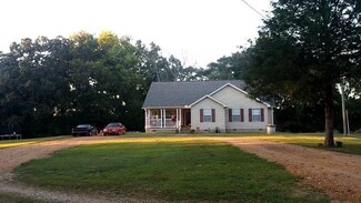 75 Hog Ln, Michie, TN 38357