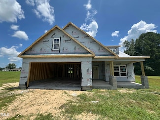 3725 Huntcliff Dr, La Grange, NC 28551