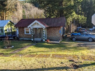 201 Old Cascade Hwy NE, Skykomish, WA 98288