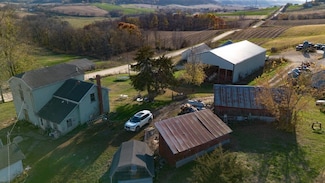 32364 High Bridge Rd, Bellevue, IA 52031