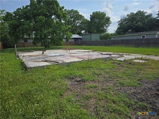 1003 E Virginia Ave, Victoria, TX 77901