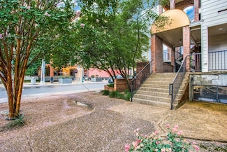 501 W 26th St Unit 105, Austin, TX 78705