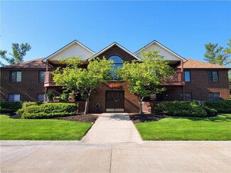8647 Scenicview Dr Unit F105, Broadview Heights, OH 44147