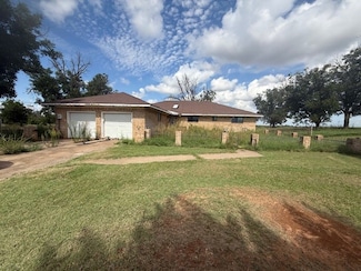 909 Railroad St, Rochester, TX 79544