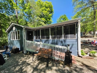 30 Hemlock Village, Sussex, NJ 07461