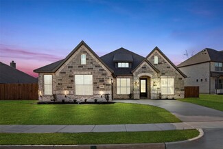 3305 Beverly Hills St, Burleson, TX 76028