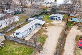217 1st St N, Nampa, ID 83687