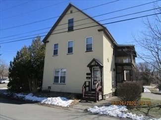 12 Central St Unit Top Floor, Derry, NH 03038