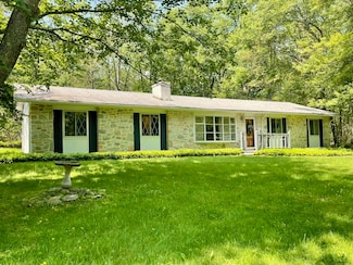 52 Westwood Dr, Gouldsboro, PA 18424