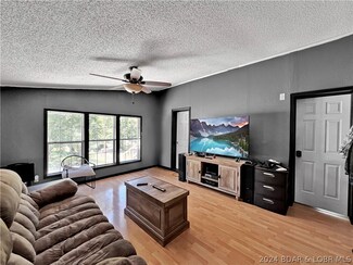 268 Highway D, Kaiser, MO 65047