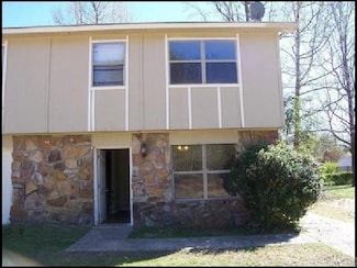 9413 Lew Dr, Little Rock, AR 72209
