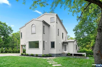 121 Christie St, Tenafly, NJ 07670