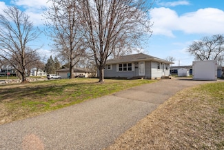 619 Jefferson St S, Shakopee, MN 55379