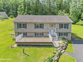 970 Cape St, Lee, MA 01238