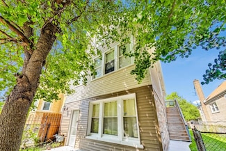 4204 W Thomas St, Chicago, IL 60651