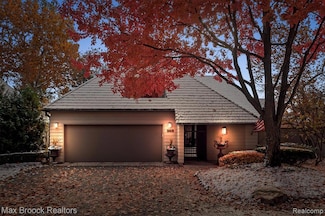 969 Bloomfield Woods, Bloomfield Hills, MI 48304