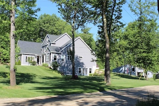 203 Kingston Rd, Danville, NH 03819