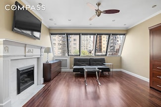 258 W 71st St Unit 3-A, New York, NY 10023